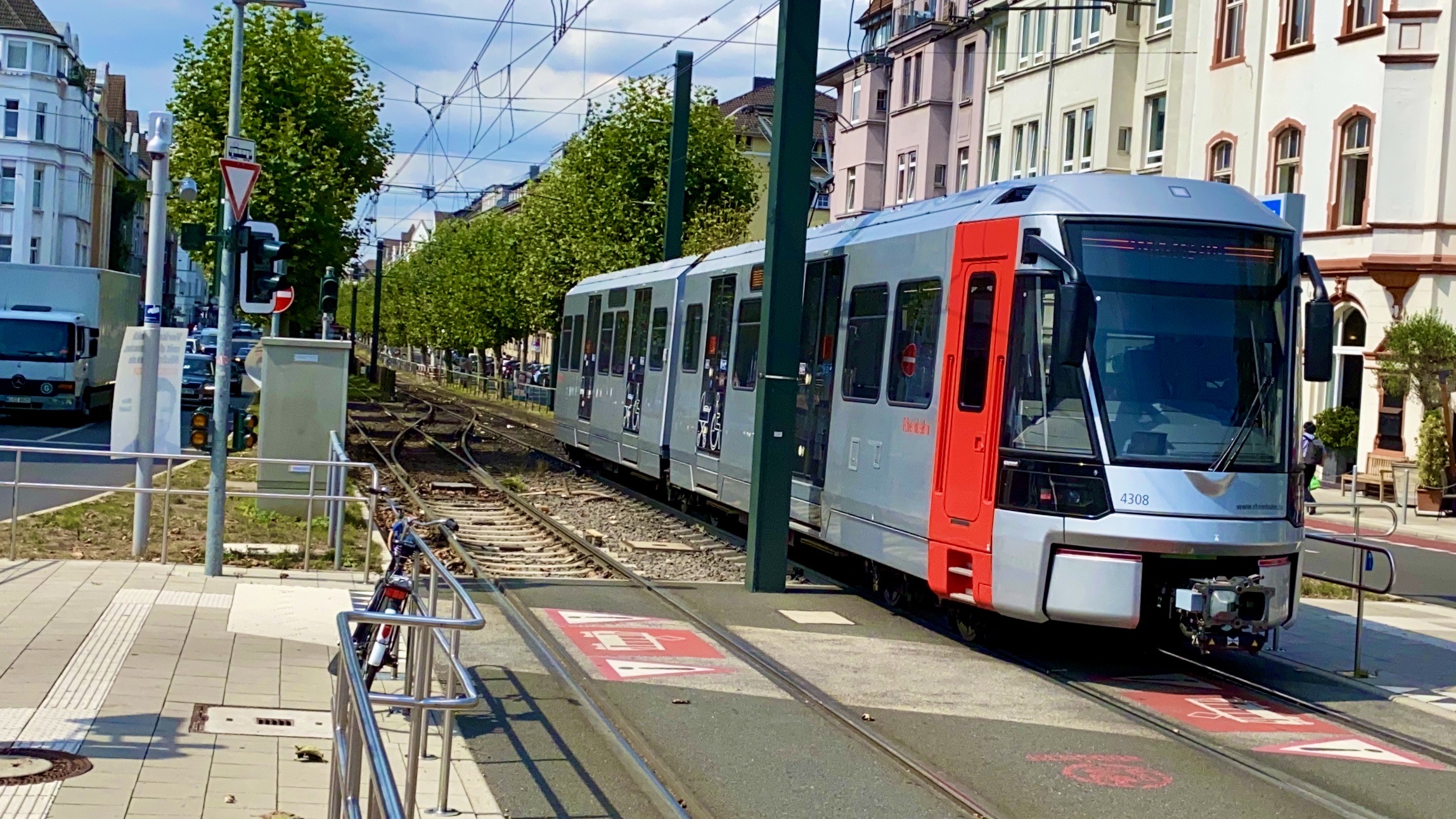 Das Rheinbahn Desaster mit der neuen StraßenbahnHF6